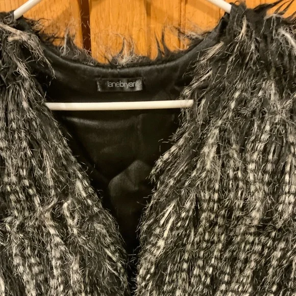 Lane Bryant Black and Gray Faux Fur Vest Vintage - Picture 2 of 4
